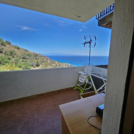 Ferienwohnung Nuova Casa Giulia Letojanni Exterior foto