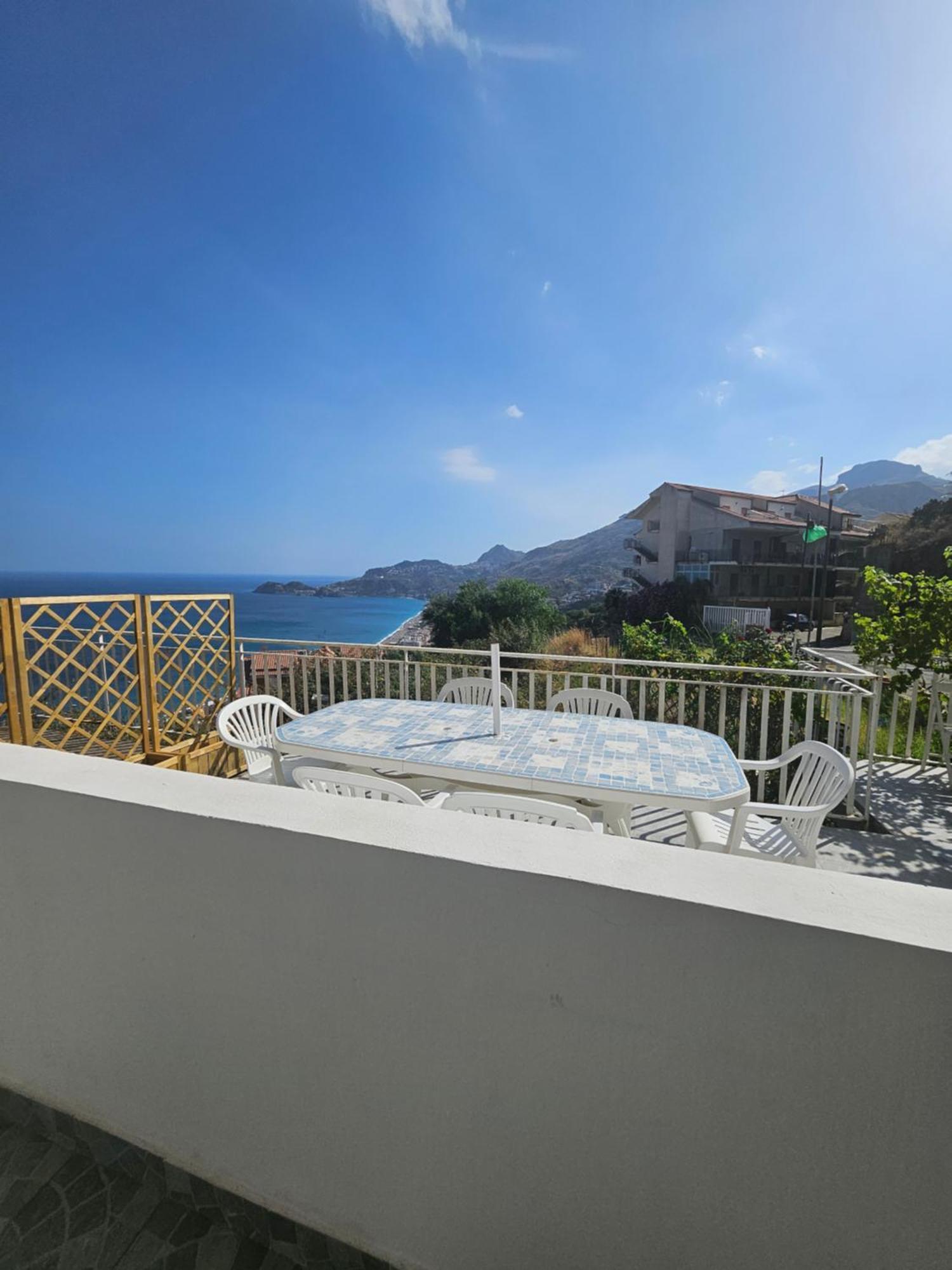 Ferienwohnung Nuova Casa Giulia Letojanni Exterior foto