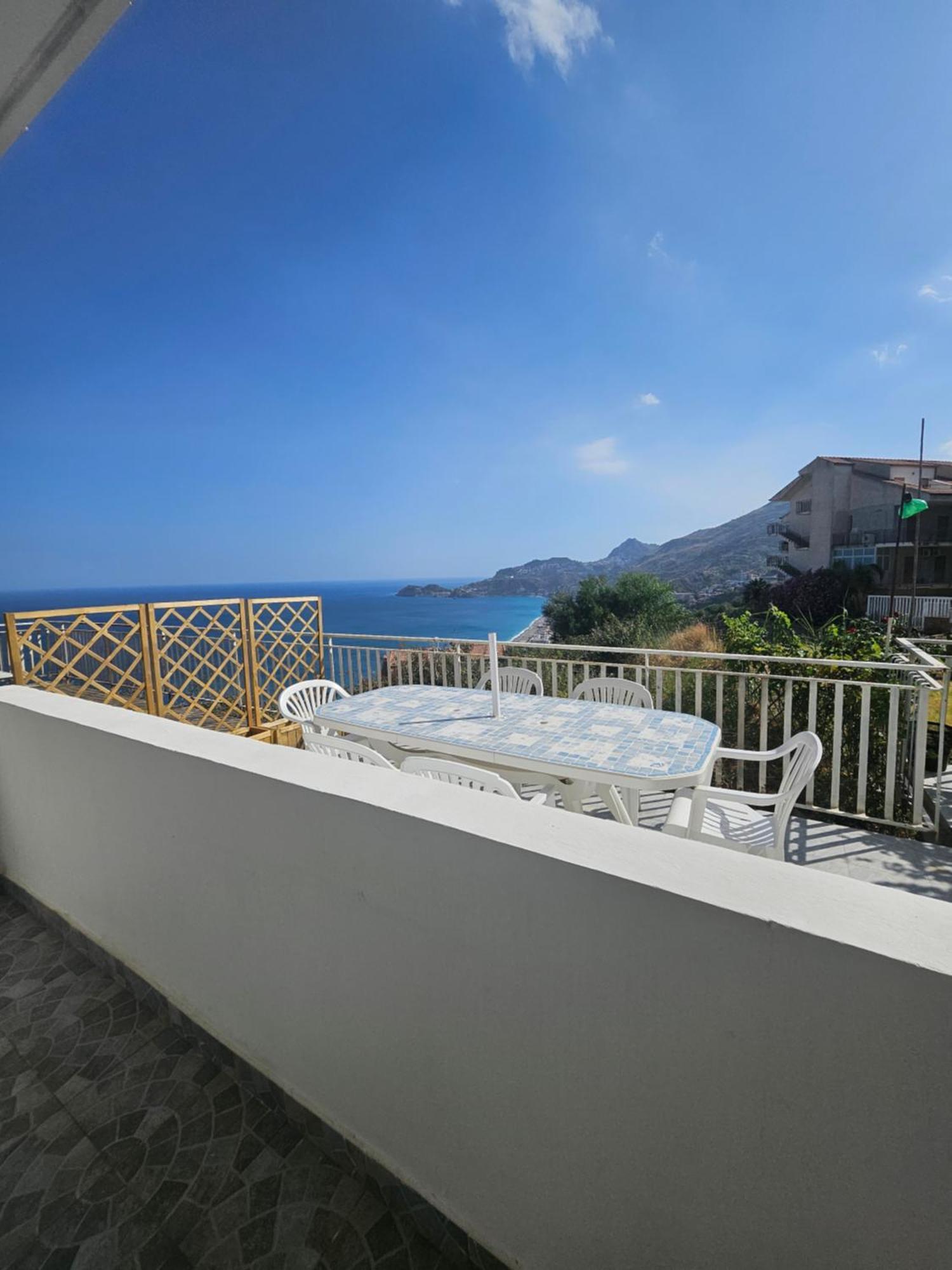 Ferienwohnung Nuova Casa Giulia Letojanni Exterior foto